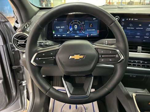 Used 2026 Chevrolet Equinox LT w/ Convenience Package II image 24