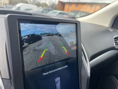 Used 2022 Ford Edge Titanium w/ Class II Trailer Tow Package image 15