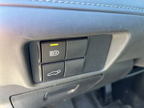 Used 2021 Toyota Highlander XLE image 13