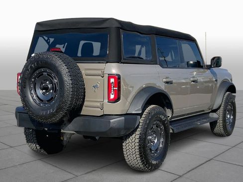 Certified 2025 Ford Bronco Outer Banks w/ Sasquatch Package image 13