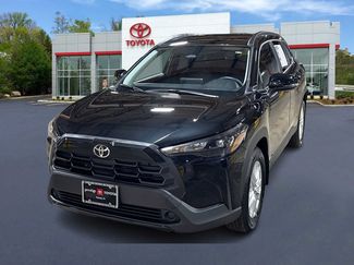 Used 2026 Toyota Corolla Cross LE AWD/4WD video 1