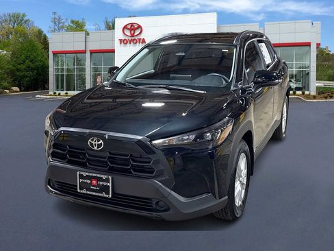 Used 2026 Toyota Corolla Cross LE AWD/4WD image 1