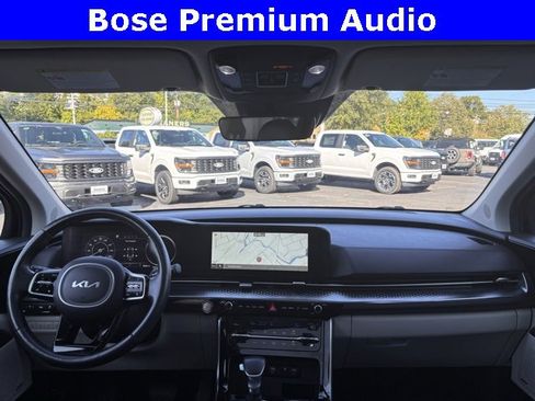 Used 2022 Kia Carnival SX Prestige image 3