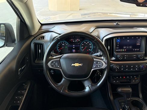 Used 2019 Chevrolet Colorado Z71 AWD/4WD image 13