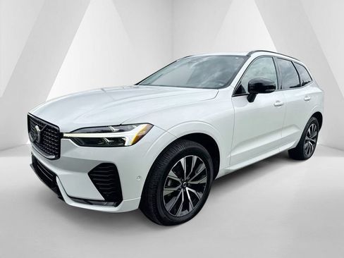 Used 2024 Volvo XC60 B5 Plus AWD/4WD image 3