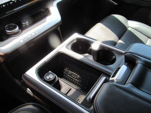 Used 2025 Ford Expedition Max Platinum AWD/4WD image 7