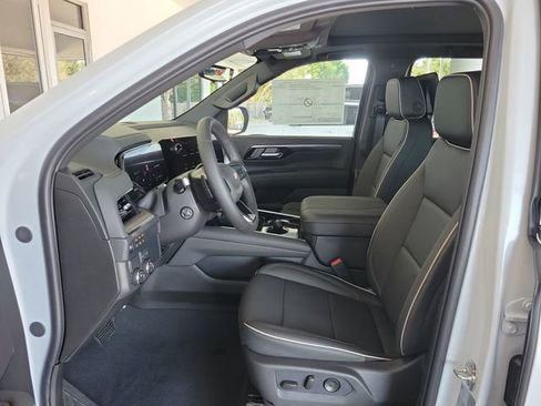 New 2026 Chevrolet Suburban Premier RWD image 14