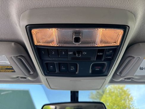 Used 2016 Toyota 4Runner Limited AWD/4WD image 23