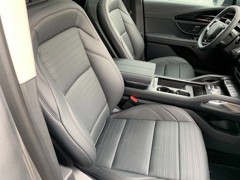 New 2026 Lincoln Nautilus Reserve w/ Jet Appearance Package image 18