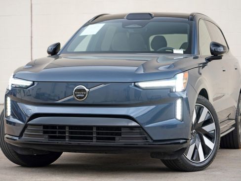 Used 2025 Volvo EX90 Ultra AWD/4WD image 3