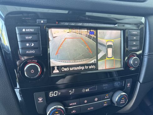 Used 2018 Nissan Rogue SL w/ Premium Package AWD/4WD image 24