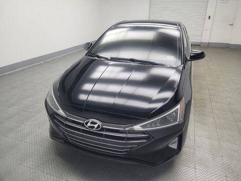 Used 2019 Hyundai Elantra SE w/ Cargo Package FWD image 15