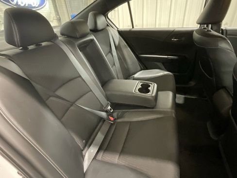Used 2017 Honda Accord Sport image 12