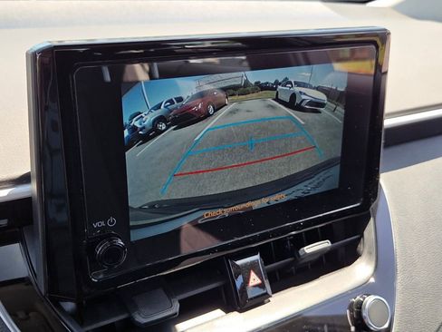 Used 2025 Toyota Corolla LE FWD image 19