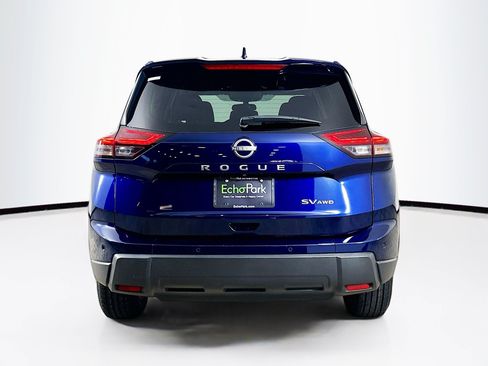 Used 2024 Nissan Rogue SV AWD/4WD image 7