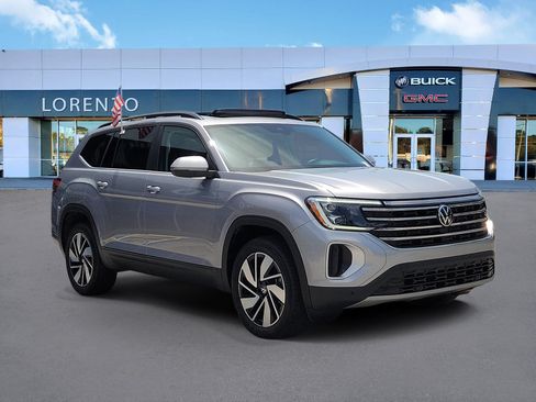 Used 2024 Volkswagen Atlas SE FWD image 3