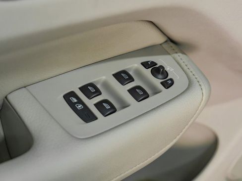 Used 2021 Volvo XC60 T8 Inscription Expression w/ Advanced Package image 40