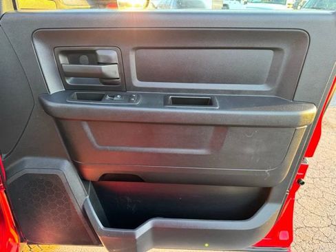 Used 2015 RAM 2500 Tradesman w/ Chrome Appearance Group image 16