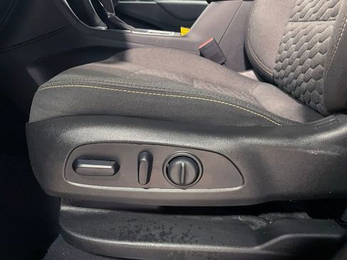 Used 2021 Chevrolet Equinox LT image 17