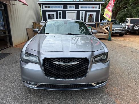 Used 2018 Chrysler 300 S AWD/4WD image 2
