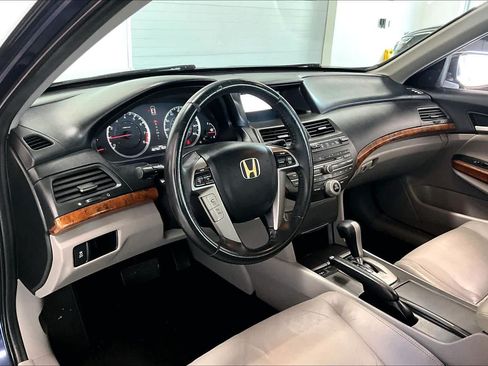 Used 2011 Honda Accord EX-L image 2
