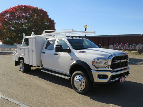 New 2023 RAM 4500 Tradesman w/ Chrome Appearance Group image 3