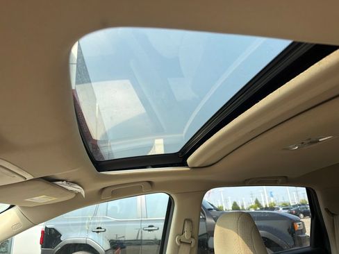 Used 2016 Honda CR-V EX image 16