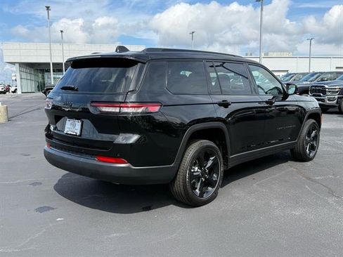 New 2025 Jeep Grand Cherokee L Altitude image 3
