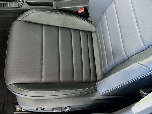 Used 2024 Volkswagen Jetta SE FWD image 27