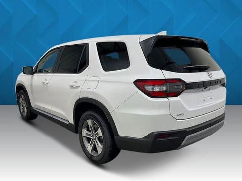 New 2025 Honda Pilot EX-L image 3