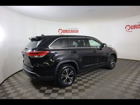 Used 2019 Toyota Highlander Plus AWD/4WD image 10