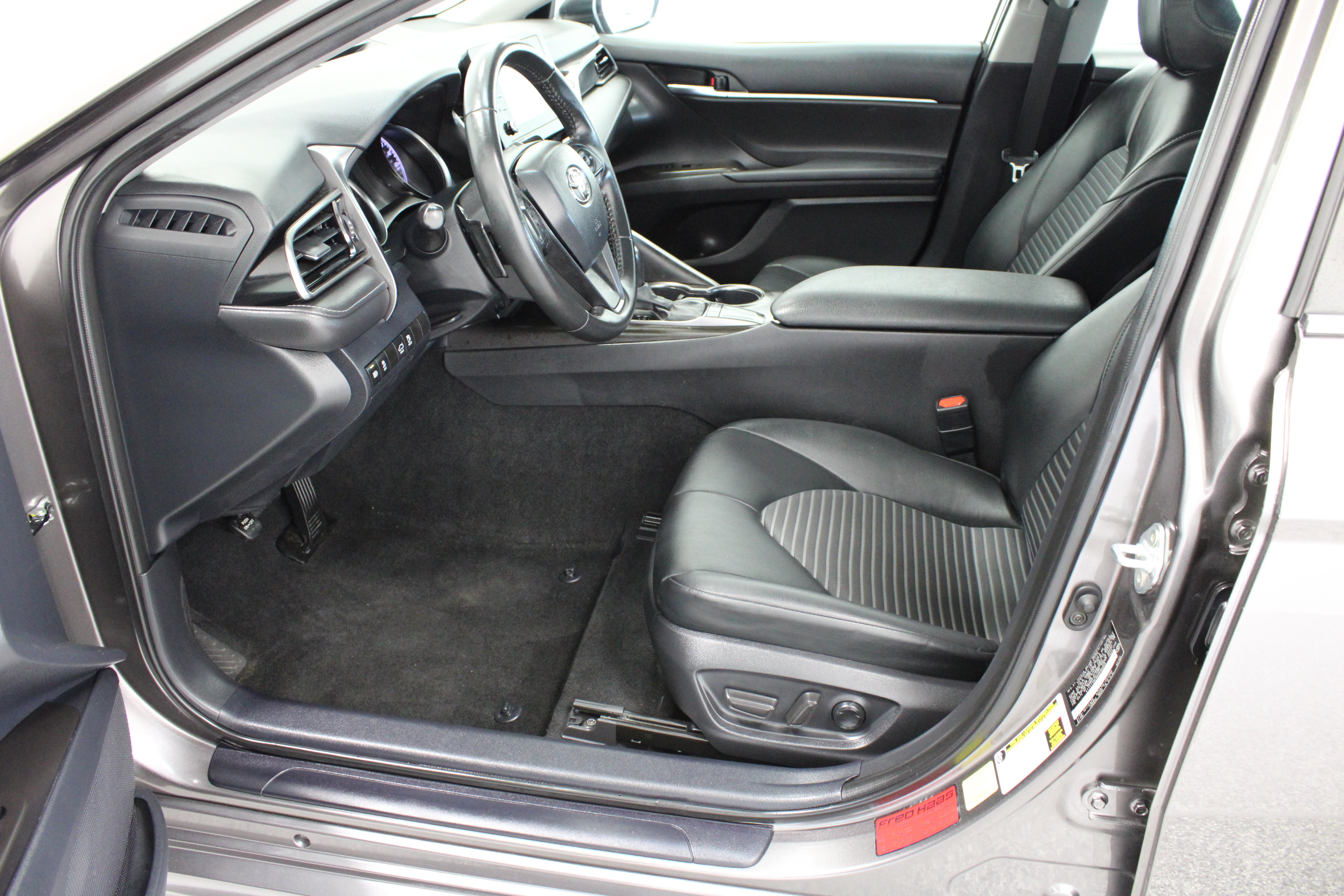 Used 2024 Toyota Camry SE w/ Convenience Package FWD image 14
