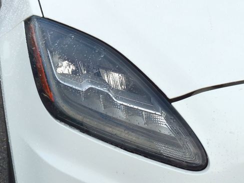 Used 2019 Jaguar E-PACE R-Dynamic HSE image 10