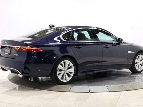 Used 2022 Jaguar XF R-Dynamic SE image 4