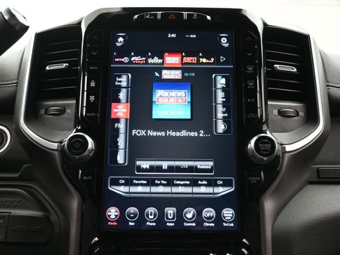 Used 2020 RAM 2500 Laramie w/ Night Edition image 28