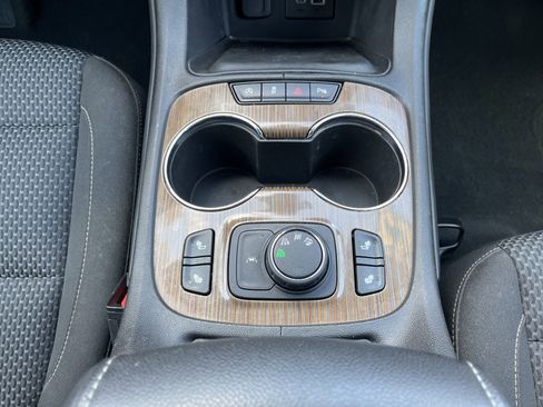 Used 2023 GMC Acadia SLE w/ Driver Convenience Package image 24