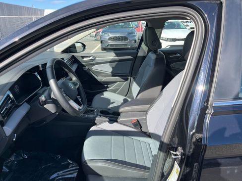 Used 2025 Volkswagen Jetta SE image 26