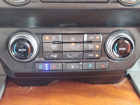 Used 2019 Ford F150 King Ranch w/ Equipment Group 601A Luxury AWD/4WD image 20