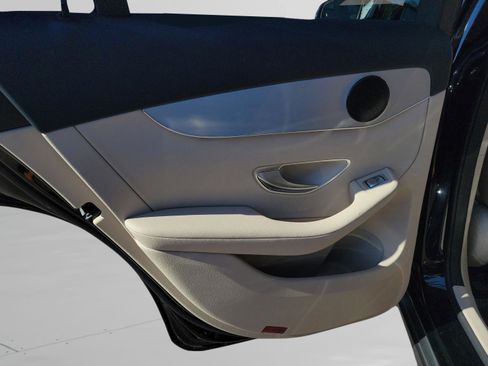 Used 2022 Mercedes-Benz GLC 300 image 10