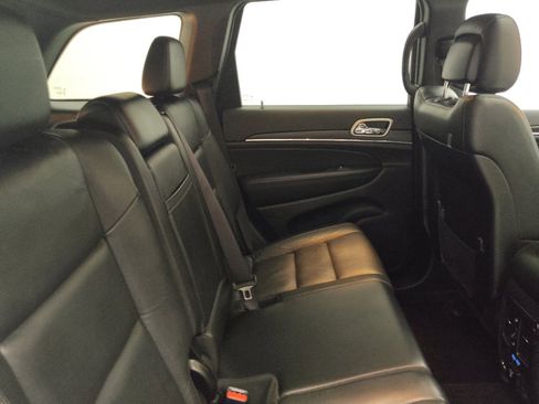 Used 2021 Jeep Grand Cherokee Limited AWD/4WD image 19