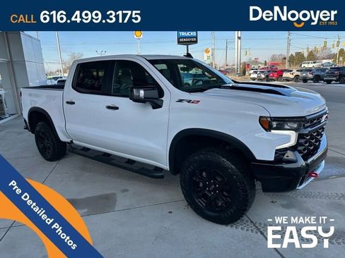 Used 2023 Chevrolet Silverado 1500 ZR2 w/ Technology Package image 3