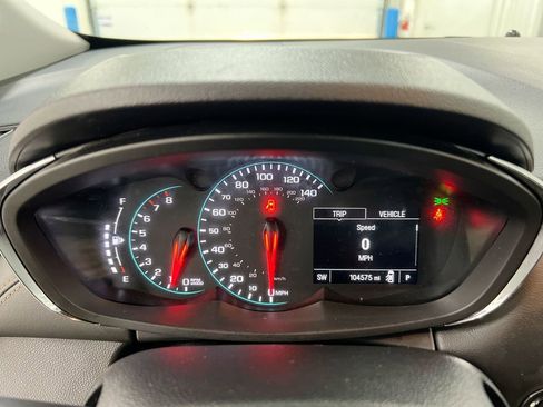 Used 2018 Chevrolet Trax LT w/ LT Convenience Package image 12