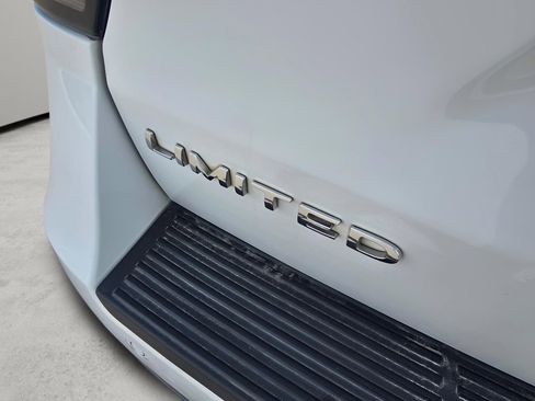 Used 2020 Ford Expedition Limited w/ Equipment Group 302A AWD/4WD image 30