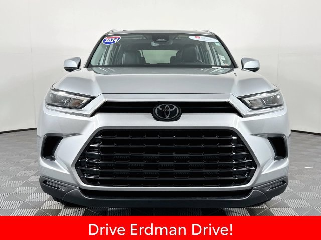 Used 2024 Toyota Grand Highlander AWD image 2