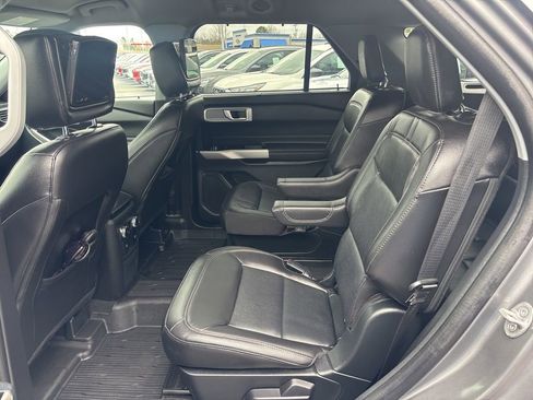 Used 2023 Ford Explorer Limited w/ Equipment Group 301A image 15