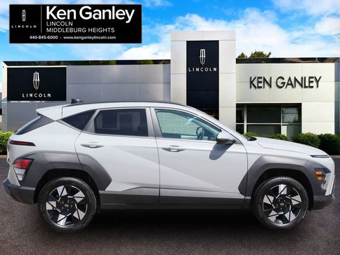 Used 2024 Hyundai Kona SEL AWD/4WD image 8