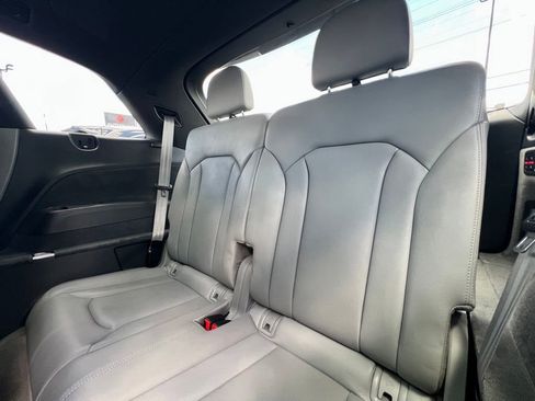Used 2017 Audi Q7 3.0T Premium Plus w/ Premium Plus Package AWD/4WD image 24