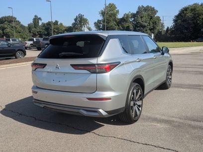 Used 2025 Mitsubishi Outlander SE