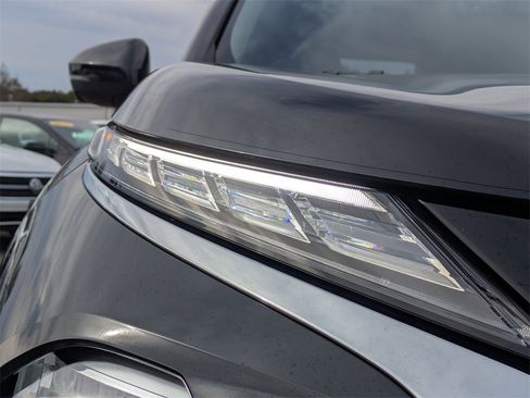 New 2026 Mitsubishi Outlander SE image 9