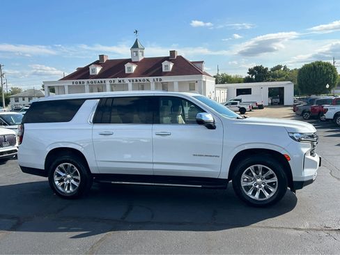 Used 2022 Chevrolet Suburban Premier image 4